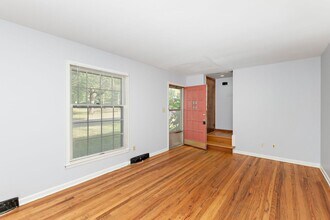 6638-6646 Floyd St in Overland Park, KS - Building Photo - Building Photo
