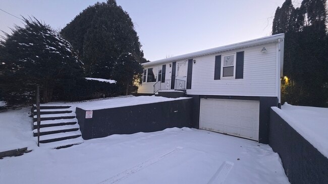 13 E Brookfield Rd in North Brookfield, MA - Building Photo - Building Photo