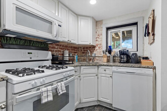 1709 Lanier Pl NW in Washington, DC - Building Photo - Building Photo