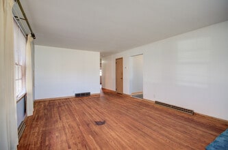 509 E Jefferson St in Morris, IL - Building Photo - Building Photo