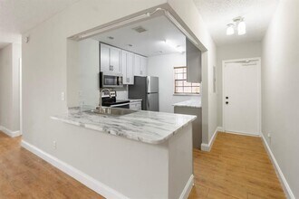 3521 NW 94th Ave in Sunrise, FL - Building Photo - Building Photo