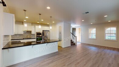 32 Canoe in Irvine, CA - Building Photo - Building Photo