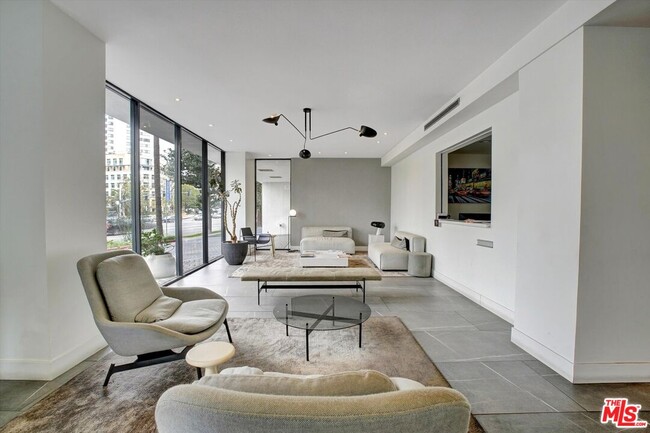 10600 Wilshire Blvd in Los Angeles, CA - Building Photo - Building Photo