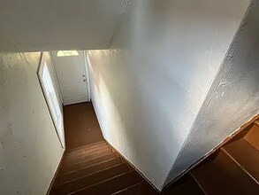 1909 1/2 Ottawa Dr, Unit upper in Toledo, OH - Building Photo - Building Photo