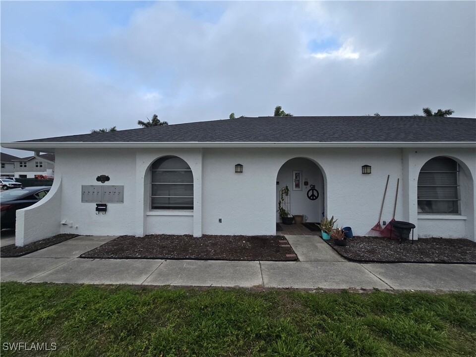 3603 SE 9th Pl in Cape Coral, FL - Building Photo