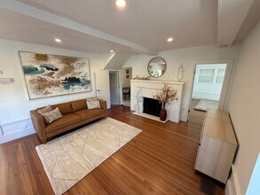 879 E 28th St in Oakland, CA - Building Photo - Building Photo