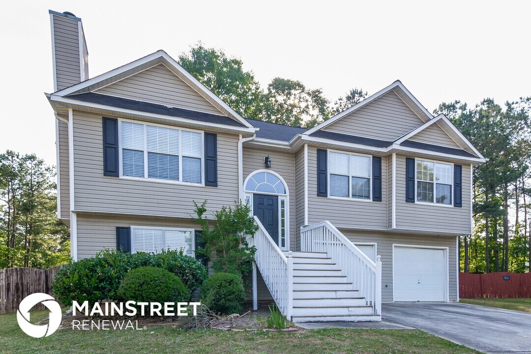 720 White Oak Ct in Jonesboro, GA - Building Photo