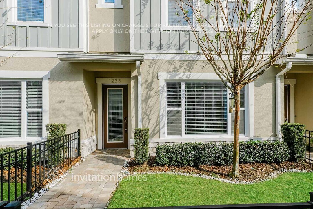 1233 Chittamwood Ct in Lake Mary, FL - Building Photo