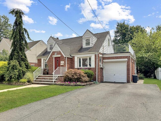 11-02 Charles St in Fair Lawn, NJ - Building Photo - Building Photo