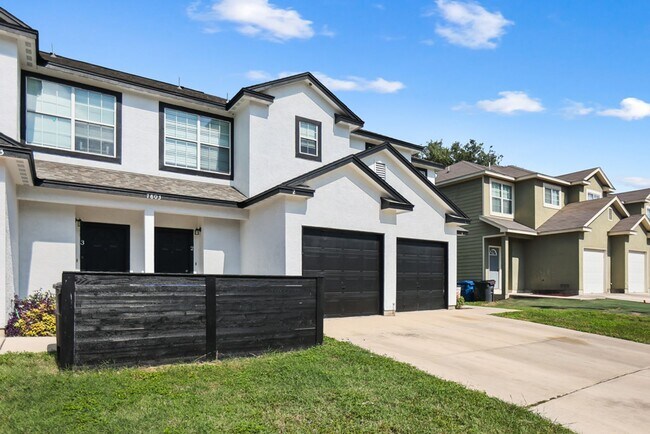 7803 Kingsbury Way in San Antonio, TX - Building Photo - Building Photo