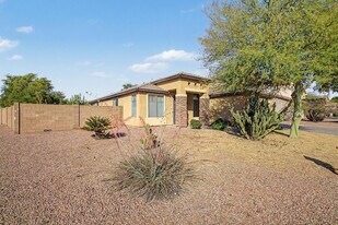 6630 W Harwell Rd E in Phoenix, AZ - Building Photo