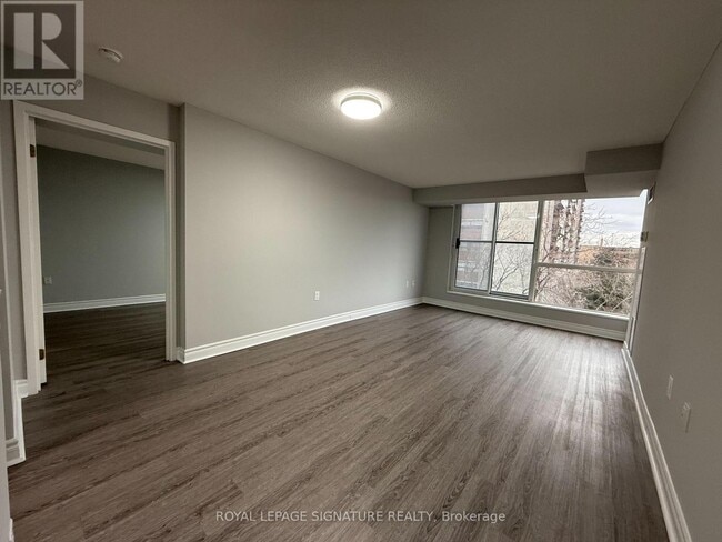 2 Neptune Dr in Toronto, ON - Building Photo - Building Photo