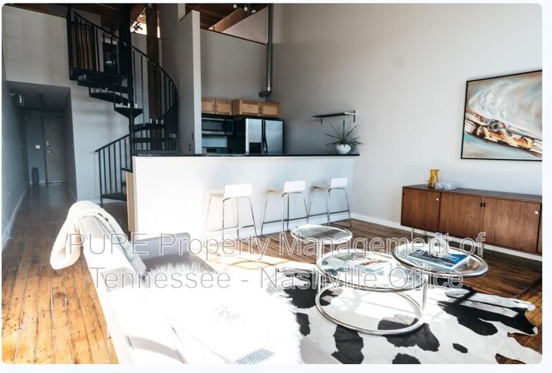 1350 Rosa L Parks Blvd in Nashville, TN - Building Photo