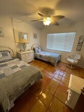 1630 Stickney Point Rd, Unit 102 in Sarasota, FL - Building Photo - Building Photo