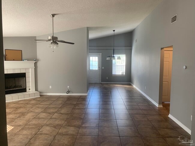 7911 Red Bean Dr in Pensacola, FL - Building Photo - Building Photo