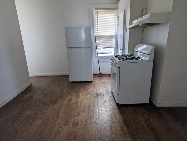 46 Hurlburt St, Unit 2 in New Haven, CT - Building Photo - Building Photo