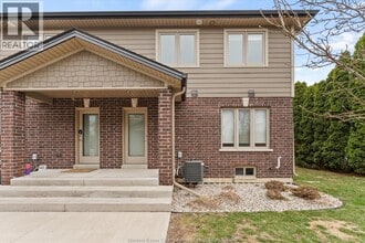 204 Beechwood Dr in Lakeshore, ON - Building Photo - Building Photo