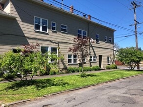 7630 SE Woodstock Blvd in Portland, OR - Building Photo - Building Photo