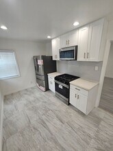 15306 Bellflower Blvd in Bellflower, CA - Building Photo - Building Photo