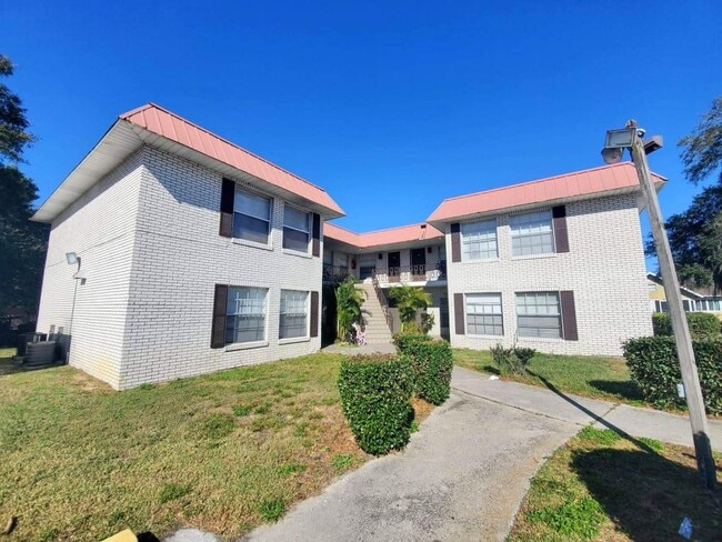 650 Ave J NW in Winter Haven, FL - Building Photo - Building Photo