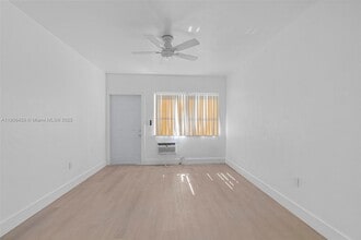 1315 NE 146th St, Unit 1 in Miami, FL - Foto de edificio - Building Photo