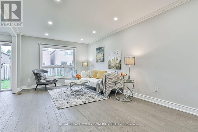 120 Chloe Crescent in Markham, ON - Building Photo - Building Photo