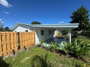205 NW 7th Ct in Deerfield Beach, FL - Building Photo - Building Photo