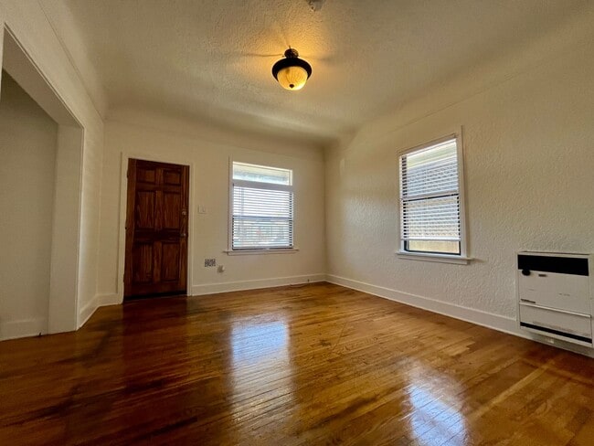 676 1/2-356-352 W 14th St in Los Angeles, CA - Building Photo - Building Photo