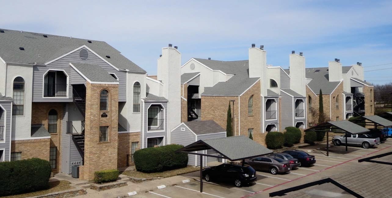 Crossroads East II in Mesquite, TX - Building Photo