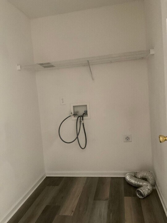 1020 Rosewood Dr in Dallas, NC - Building Photo