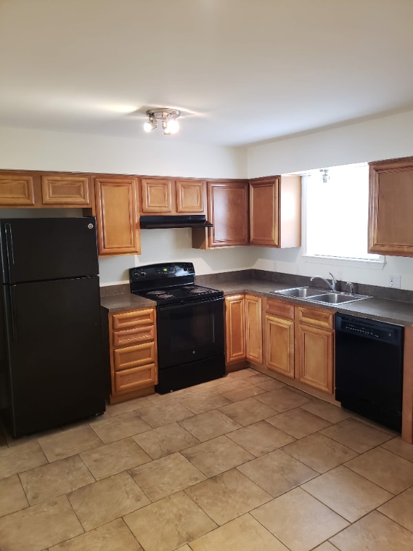 1616 Hickory Ave in Harahan, LA - Foto de edificio - Building Photo