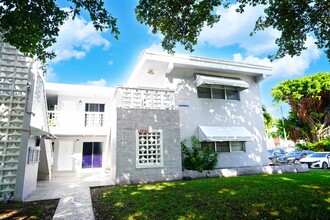 Unwind in Comfort in North Miami Beach, FL - Building Photo - Building Photo