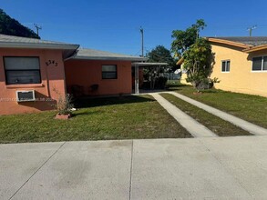 2345 NW 28th St in Oakland Park, FL - Building Photo - Building Photo