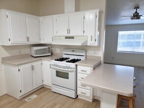 106 N 3950 W in Hurricane, UT - Building Photo - Building Photo