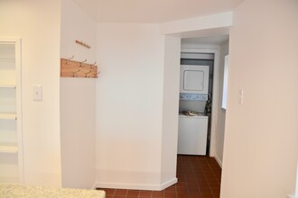 217 Vine St, Unit Old City Bi Level apt 1R in Philadelphia, PA - Building Photo - Building Photo