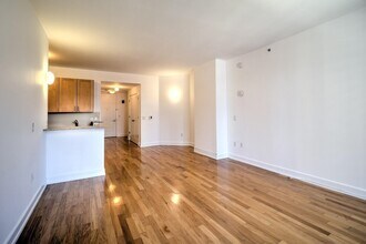 105 Greene St in Jersey City, NJ - Building Photo - Building Photo