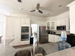1800 Dukes Dr in Midland, TX - Building Photo - Building Photo