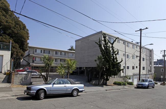 Victor Manor Apartments in Oakland, CA - Foto de edificio - Building Photo