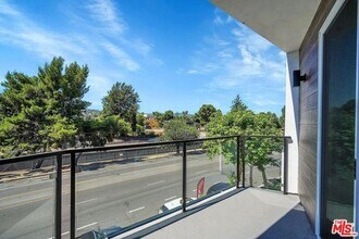 14419 Riverside Dr in Los Angeles, CA - Building Photo - Building Photo