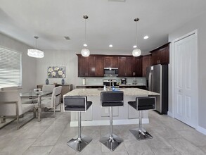 2813 SW 8th Pl in Cape Coral, FL - Building Photo - Building Photo