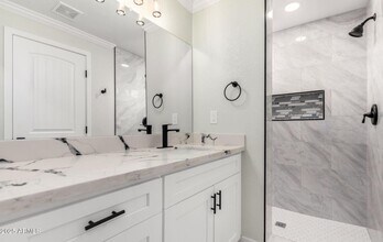 4402 E Mitchell Dr in Phoenix, AZ - Building Photo - Building Photo