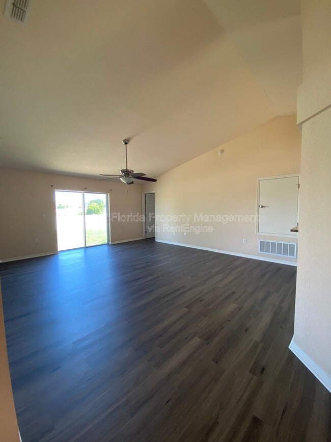 250 Highland Meadows Ct in Davenport, FL - Building Photo - Building Photo
