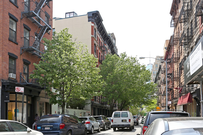 68  Thompson Street in New York, NY - Foto de edificio - Building Photo