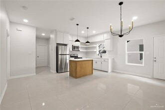 3672 N Mezcal Dr in Pharr, TX - Foto de edificio - Building Photo