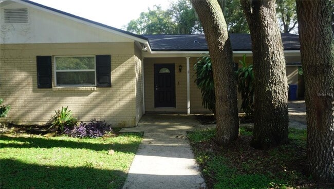 502 W Hilda Dr in Brandon, FL - Building Photo - Building Photo
