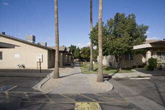 Morningside Villa in Phoenix, AZ - Building Photo - Building Photo