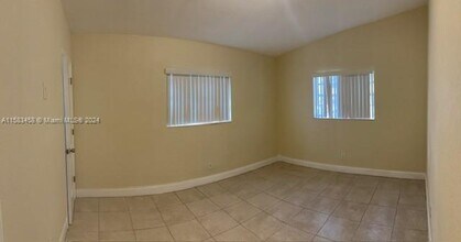 2325 Hope St in Hollywood, FL - Building Photo - Building Photo