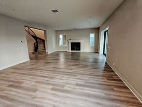 55 Thrasher in Irvine, CA - Building Photo - Building Photo