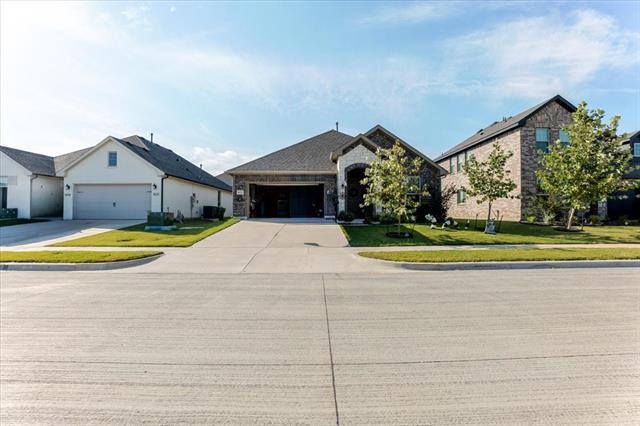 8225 Manx Pt in Godley, TX - Building Photo - Building Photo