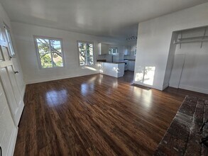 425 Talbot Ave in Pacifica, CA - Building Photo - Building Photo